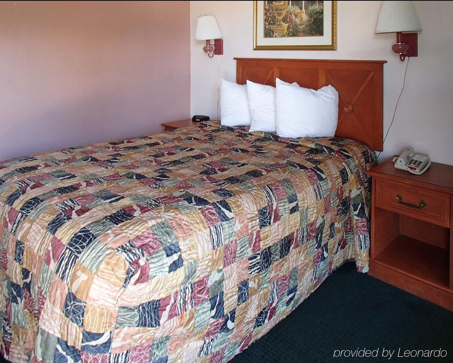 Rodeway Inn Leesburg Chain Of Lakes Экстерьер фото